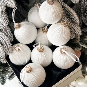 CHRISTMAS WHITE DECORATIONS, 3.15ʼʼ 10 pcs set, white Christmas ornaments,white Christmas tree balls ,white satin decorations for home tree