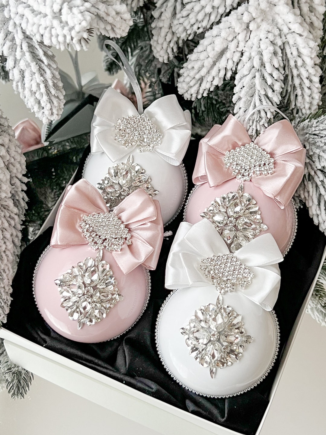 CHRISTMAS WHITE 3.15 Rhinestones DECORATIONS, Pink and White Christmas
