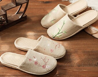 Linen indoor slipper with Japanese minimalist style embroidery pattern and artisanal handmade