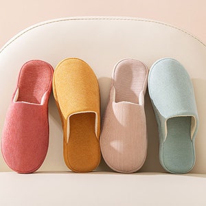 Indoor slipper with Japanese minimalist style and artisanal handmade