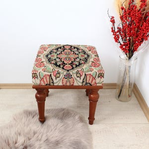 Boho Pouf, Handgewebter Ottomane Sitz, buntes Boho Wohndekor, Boho Chic Pouf, weiches Bodenkissen, gewebter Ottomane Sitz