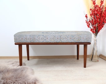 Sofá lounge, banco de perfil bajo, asiento estilo otomana, banco acogedor para sala de estar, mueble relajante para el hogar, banco tapizado Kilim