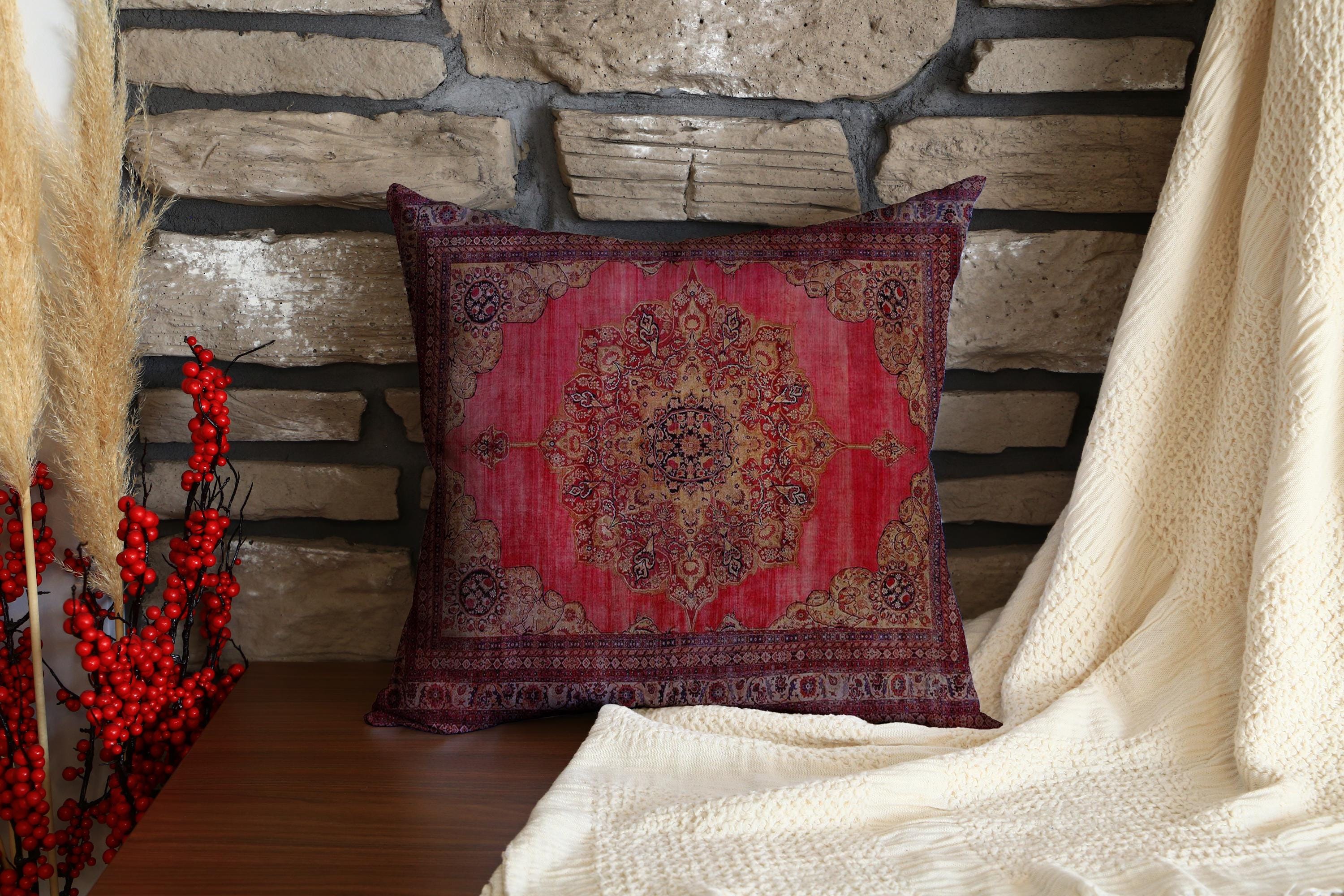 Vintage-style Decorative Cushion With Oriental Rug-inspired