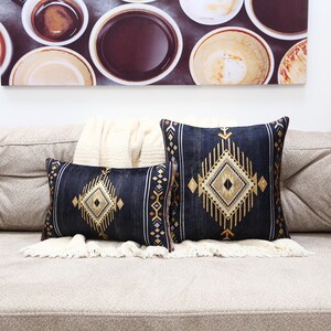 Capa de Almofada de Cor Escura, Fronha Minimalista para Decoração Aconchegante de Sala de Estar, Acessórios Boho para Casa e Presente de Boas-vindas, Têxteis para Casa da Moda