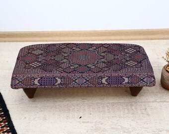 Poggiapiedi vintage classico con motivo, pouf Kilim fatto a mano, poggiapiedi etnico boho per un accogliente arredamento del soggiorno, sgabello con motivo classico