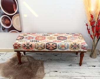 Banco con alfombra Kilim, banco otomano tapizado, muebles hechos a mano, banco con diseño floral, banco azteca, decoración rústica, banco de entrada, banco para tocador.
