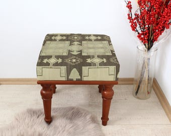 Square Geometric Patterned Vanity Seat, Elegant Upholstered Ottoman Stool, Modern Accent Bench for Bedroom, Makeup Room or Entryway
