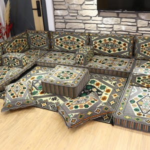 Ottomane avec assise au sol, canapé arabe gris, ensemble de salon bohème oriental, ensemble complet en forme de U, meubles d'extérieur, cadeau de pendaison de crémaillère, oreiller kilim