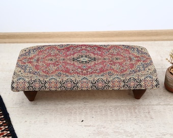 Vintage retro-stijl voetenbank met tapijtpatroon, kleine gestoffeerde voetenbank poef met houten poten, boho-accentstoel, slaapkamerinrichting