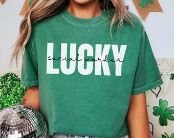 Lucky Social Worker T-shirt, St Patricks Day Crewneck Tee for Therapist, St. Patty Shirt, School Social Work Shirt, Irish Social Work Shirt