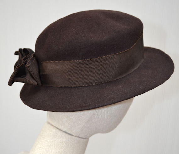 1940s, Umber brown, grosgrain ribbon trim, soft f… - image 1