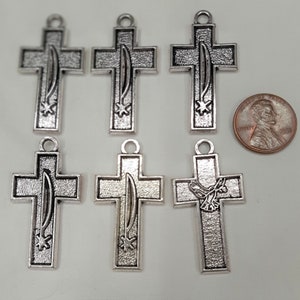 Lotto di 6 incisi Chi Rho Rising Colomba dello Spirito Santo Silvertone Cross Pendenti Componenti di gioielli Devozionali religiosi