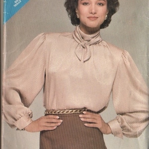 Vintage Butterick See & Sew Pattern #5355 UNCUT Cucito Sartoria Modello Misses Cravatta Colletto Abito Camicetta Taglie 8-12