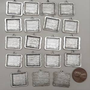 Handsome  Lot of 19 Raised Framed Edge Rectangle Silvertone Cabochon Base Setting Bezel Pendant Charms Jewelry Making