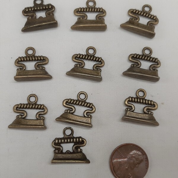 Lot of 10 Brasstone Old Fashioned Clothes Iron Old-Time Pendant Charm Jewelry Making Component