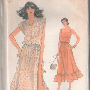 Vintage molto semplice modello Vogue #7309 UNCUT cucito sartoria modello Misses orlo arricciato prendisole con vita raccolta cravatta tunica taglia 10