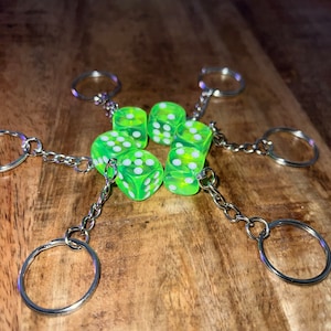Handgemachter Neon Grüner Würfel Schlüsselanhänger
