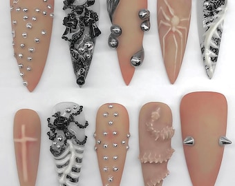 Presse tête de mort gothique 3D sur les ongles, nail art araignée hérissée, ongles d'Halloween F1593