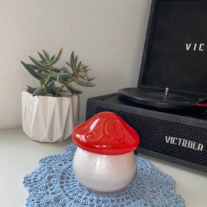 Mushroom resin jar