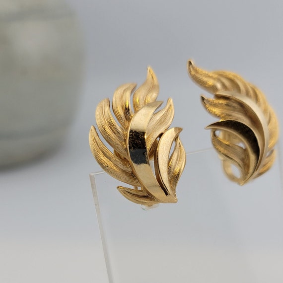 Crown Trifari Earrings, Leaf Design in Gold Tone … - image 2