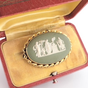 Vintage Wedgwood Brooch, 14K Gold Filled Setting, 1971 Van Dell, Convertible to a Pendant, Oval Shape Wedgwood Green