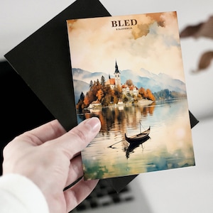 Carte postale de voyage sépia Bled, carte postale de Bled bleue, carte postale de Bled Slovénie, art de Bled, carte postale de voyage, carte postale vibrante, carte postale du lac de Bled