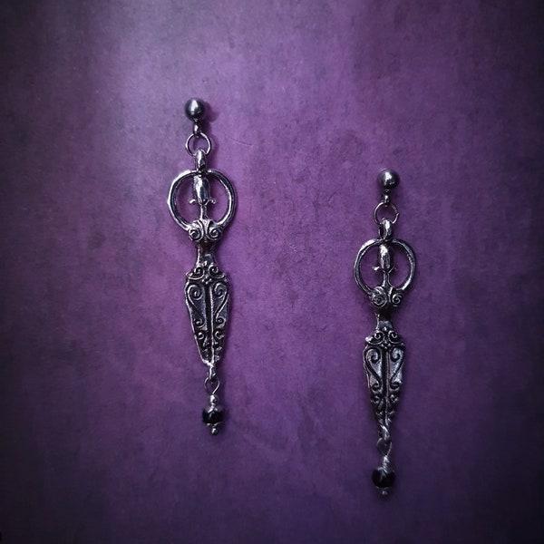 Boucles d'oreilles pendantes symbole divin de la déesse argentée - Bijoux féminins sacrés