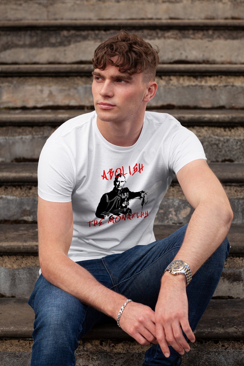 Abolish the monarchy | anti monarchy |abolish the monarchy merch | King Charles | King Charles t-shirts | Britain | London | left wing bild 1