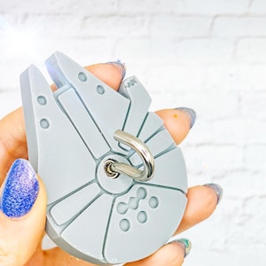 Millennium Falcon Magnet Hook: Cruise, Locker, or Fridge