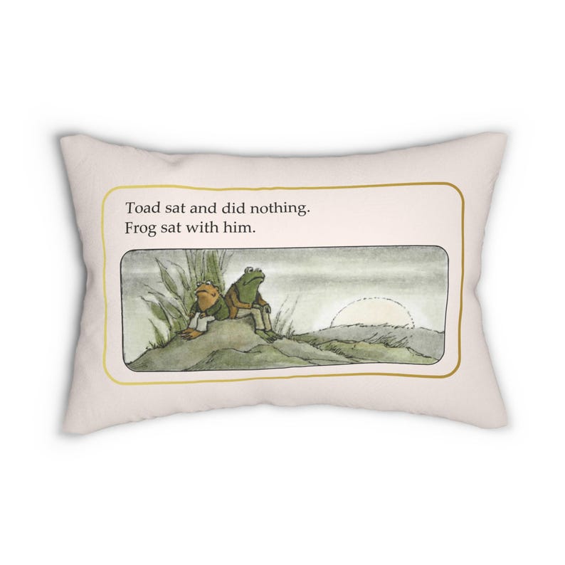 Frog and Toad Lumbar Pillow, Cottagecore Pillow, Bookish Pillow, Whimsical Decor, Classic Book Gift, Nostalgic Gift, Whimsy Frog Pillow afbeelding 5