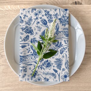 Vintage Rabbit Cloth Napkins Set of 4 Blue Toile Cottagecore Botanical Napkins Forest Floral Flowers Spring Linens Easter Table Decor