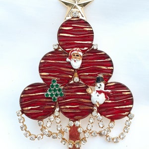 Vintage rhinestones Christmas brooch