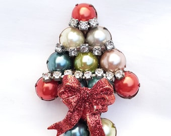 La Heir rhinestones Christmas brooch, vintage