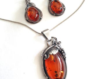 Sterling Silver & Baltic Amber pendant necklace and earrings