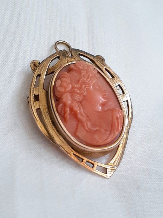 Antique 11k rose gold Carnelian Cameo brooch