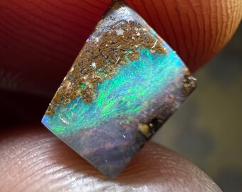 Australian Boulder Opal from Queensland - 1.20 Carats - stone for collection or jewelry