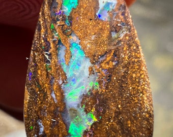 Australian Boulder Opal from Queensland - 8.40 Carats - stone for collection or jewelry