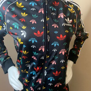 Mädchen mehrfarbige Adidas Jacke