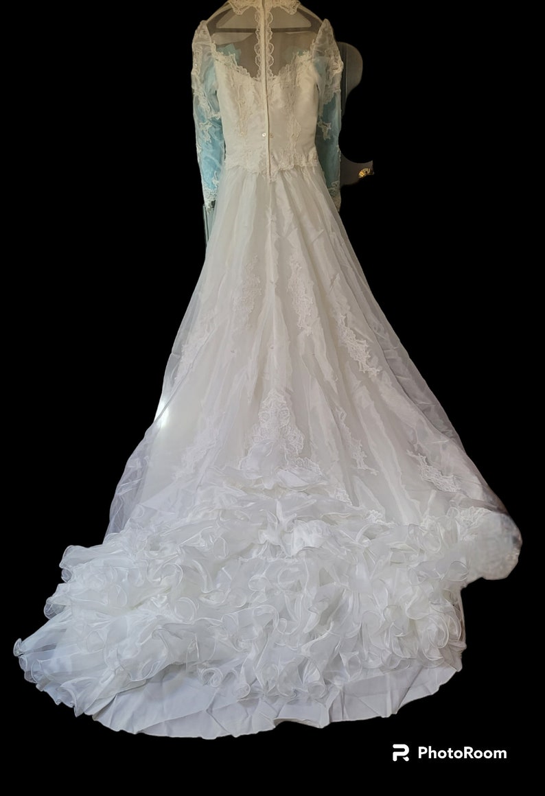 Timeless White Wedding Dress Used: Styles, Trends & Timeless Appeal