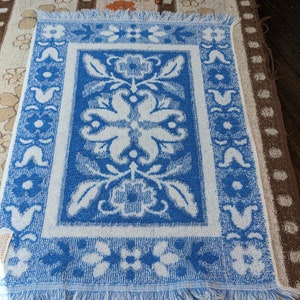 Vintage Dundee towel set of 2 blue and white textured