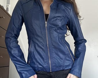 Blauw schapenleer bikerjack: slimfit, handgemaakt
