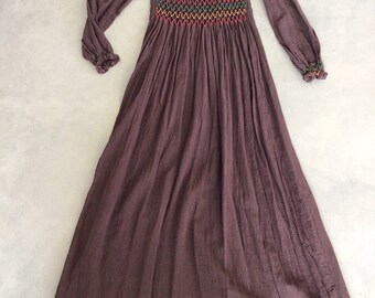 Vintage 80er Jahre Chela Indianer Käsetuch Maxi Kleid, Hand gesmoktes Mieder und Manschetten, fabelhafte ...