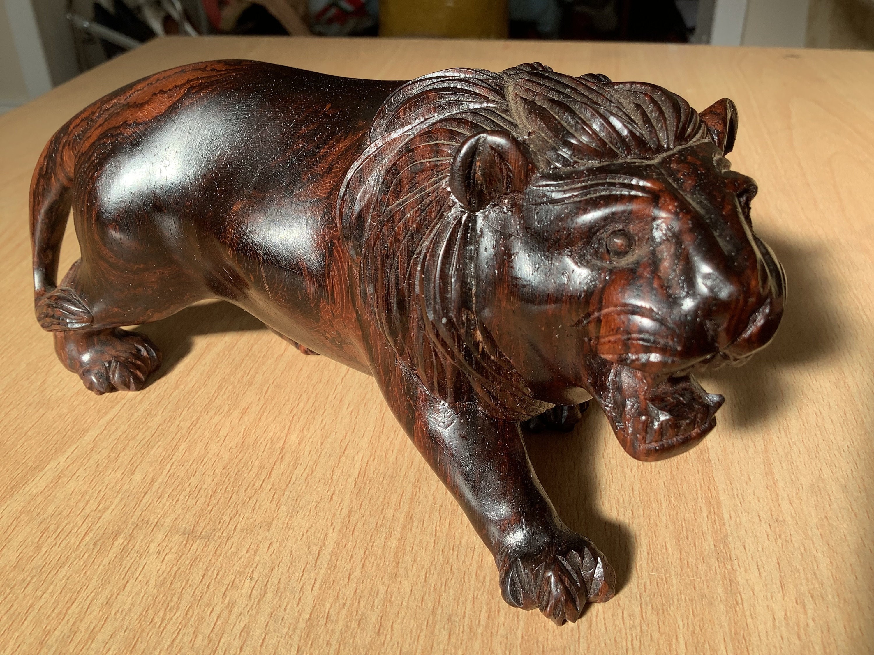 大きな木彫 一刀彫り 百獣の王 ライオン像 天然木 木製 置物 オブジェ 7kg 大きな木彫 一刀彫り 百獣の王 ライオン像 天然木 木製 置物