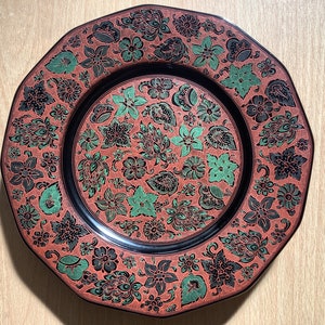 Burmese Lacquered Gold Handmade Food Serving Plate Circle shaped, Floral design