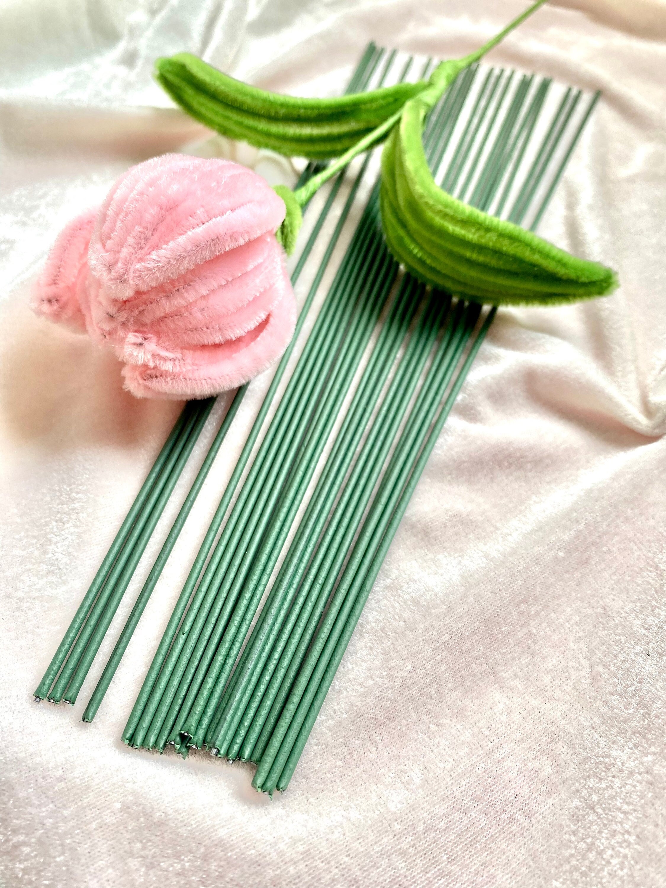 Gauge 28x12'' 100 Pcs Green Floral Stem Wire Paper Wrapped