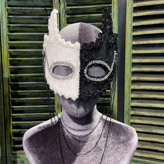 mynte astronaut I detaljer Masquerade Mask Left Black Right White Alternative Personality - Etsy Norway