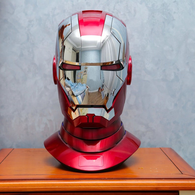 The Iron Man helmet can be worn by real people, and the deformable voice control electric opening and closing image 5