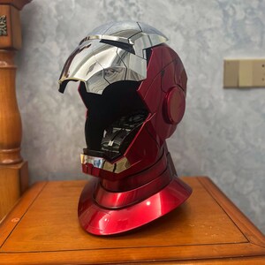 The Iron Man helmet can be worn by real people, and the deformable voice control electric opening and closing image 6