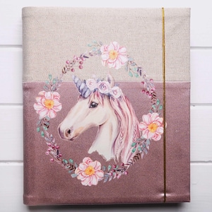 Álbum de fotos autoadhesivo para bebé niña / Libro de recuerdos personalizado para recién nacidas / Registro del primer año con nombre / Registro de crecimiento de tela / Grabado