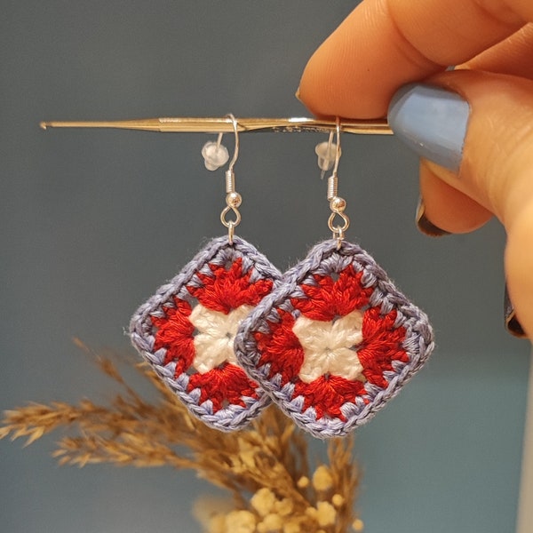 Micro granny square earrings in different colors, gift for your loved ones, for crochet lovers, gift for mom, Silber pated 925